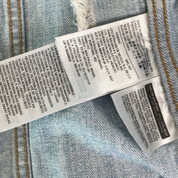 Levi Distressed Sleeveless Blue Jean Jacket sz MED - Picture 7 of 12